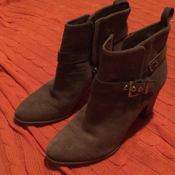 Like new suede bootie from Franco Sarto. - Picture 3 of 5